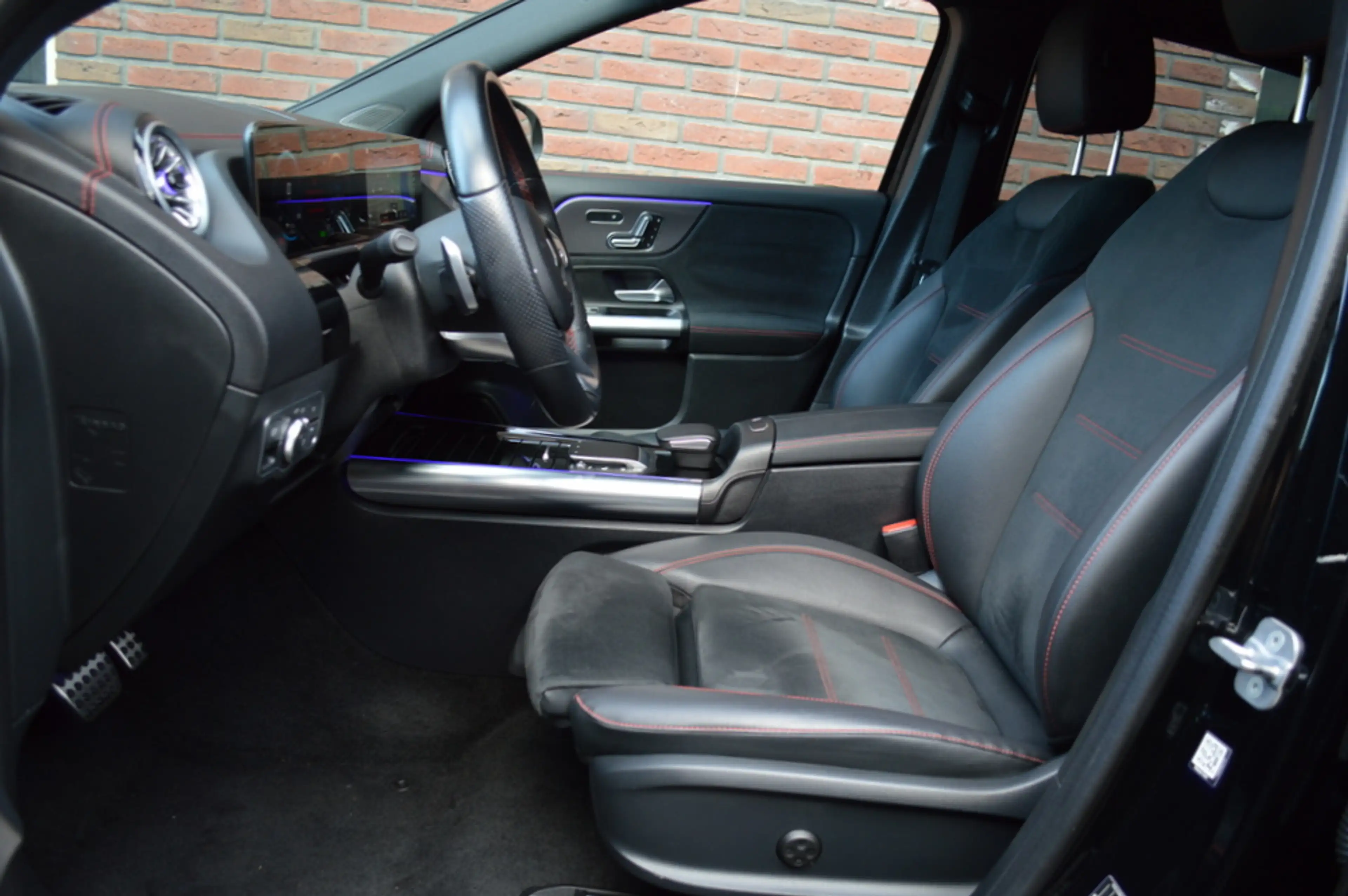 Mercedes-Benz EQA 250 250+ AMG-Line 71 kWh Panorama Memory Camera 360 Ke — photo 9