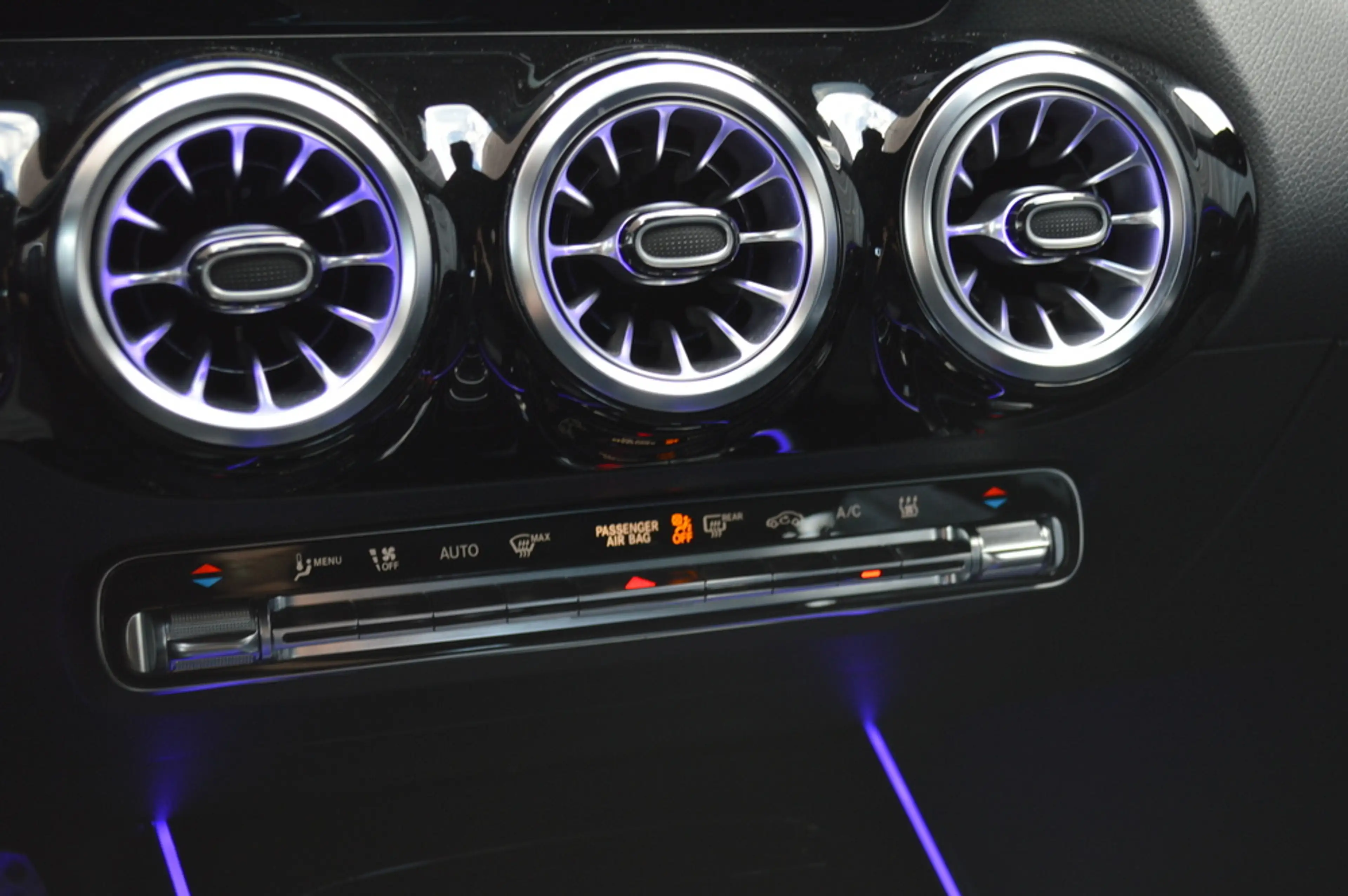 Mercedes-Benz EQA 250 250+ AMG-Line 71 kWh Panorama Memory Camera 360 Ke — photo 13