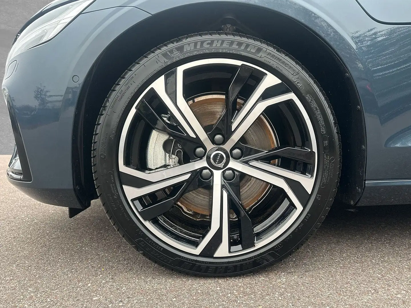 Volvo V60 T8 AWD Ultra Dark AHK ACC BLIS HUD Bleu - 2