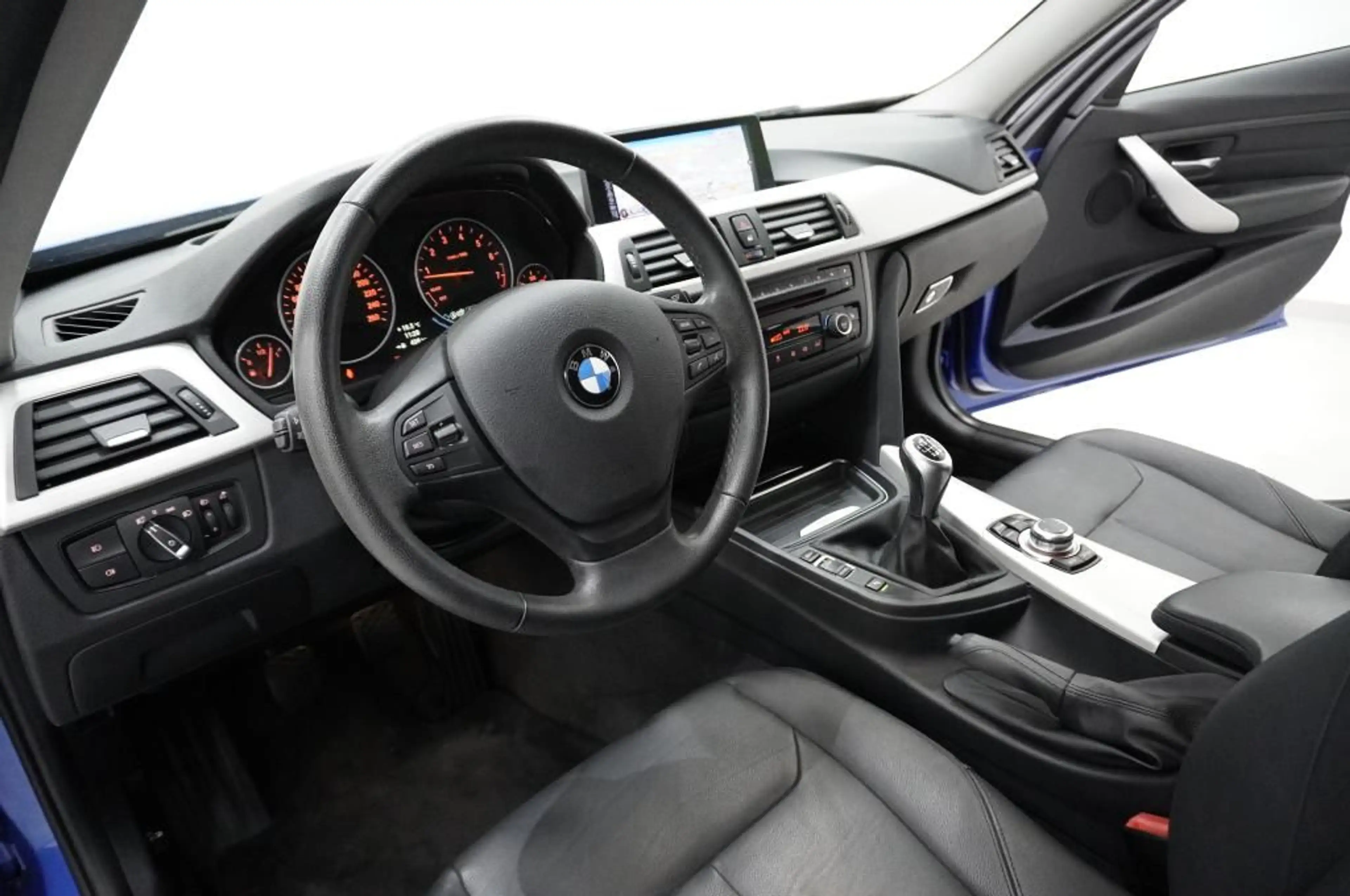 BMW 328 i Limousine Schalter Navi/Leder/HUD/Memroy/K — photo 9