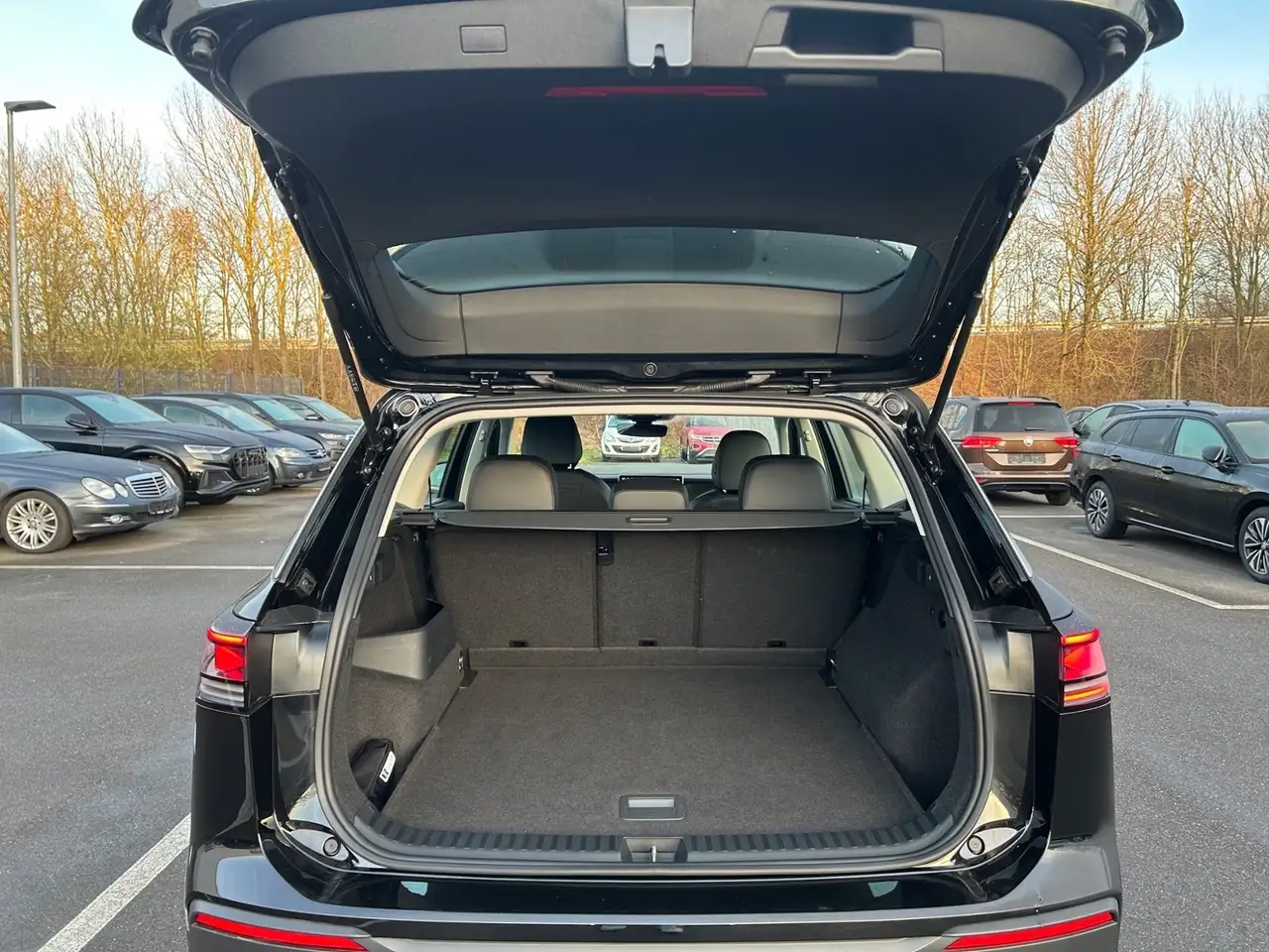 Volkswagen Tayron 1.5 eTSI DSG LIFE +AHK +LED +ACC +RKAM +VIRTUAL + 13