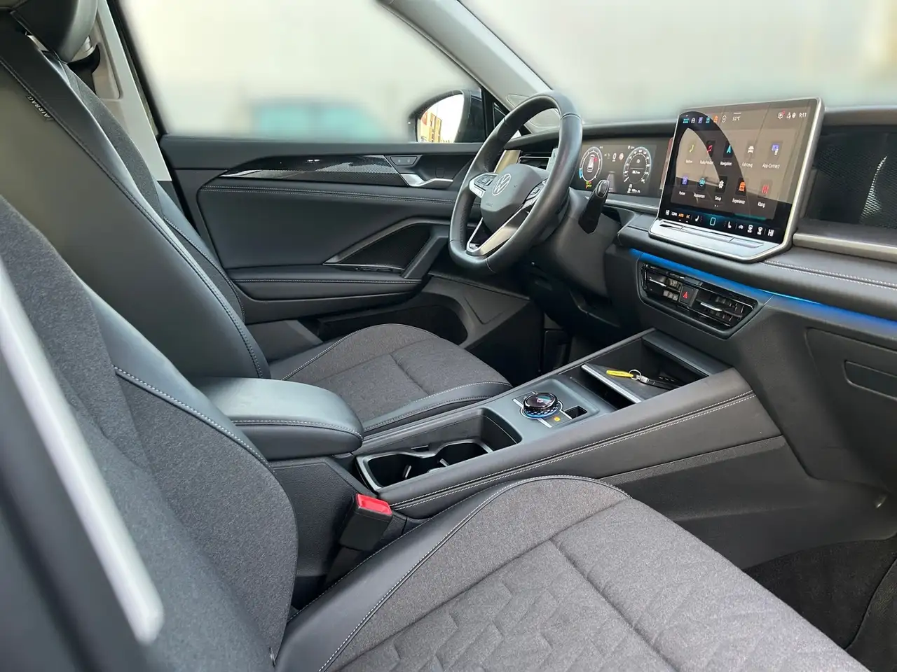 Volkswagen Tayron 1.5 eTSI DSG LIFE +AHK +LED +ACC +RKAM +VIRTUAL + 8