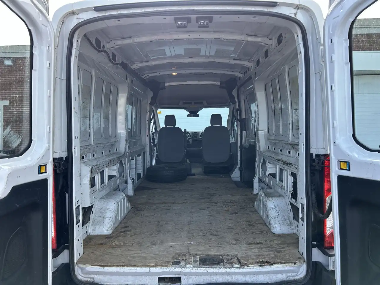 Ford Transit Cargo Van снимка Ford Transit Cargo Van