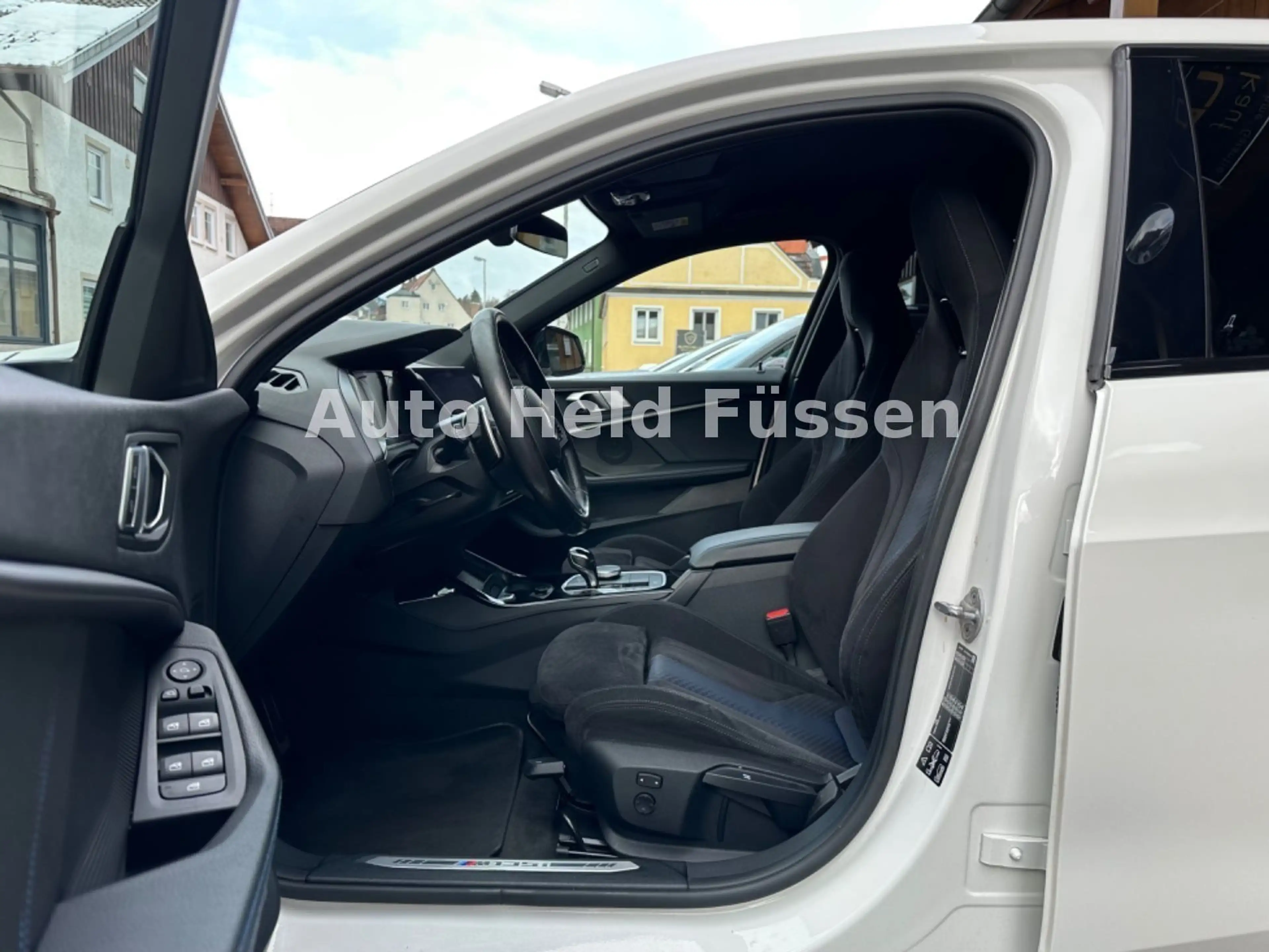 BMW 135 i xDrive Lim Aut Navi Temp LED — photo 10