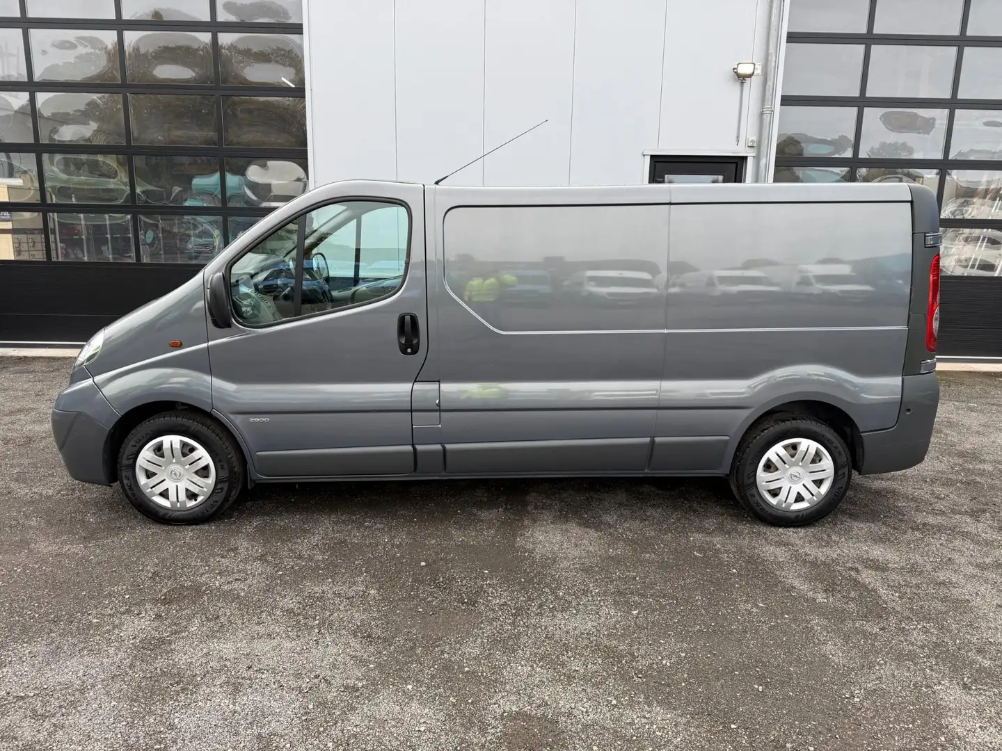 Opel Vivaro 2.0 CDTI L2H1 1e Eigenaar / Cruise Control / Onder Grijs - 2