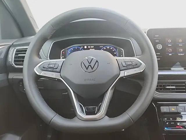Volkswagen T-Cross view 10