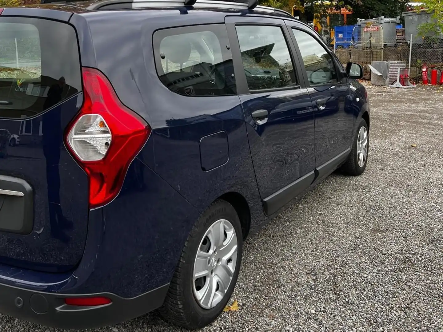 Dacia Lodgy Blau - 1