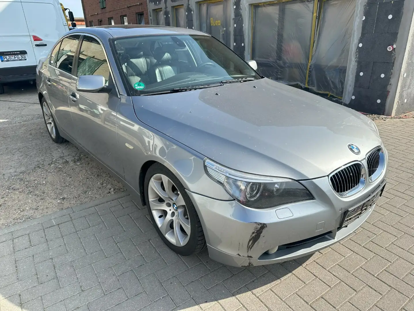 BMW 545 545i - 1