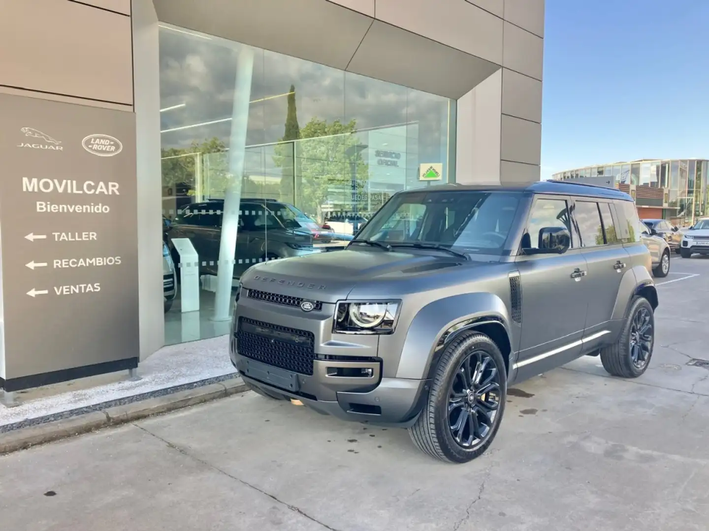 Land Rover Defender 110 4.4 V8 MHEV Octa Edition One AWD Aut. 635 Grigio - 1