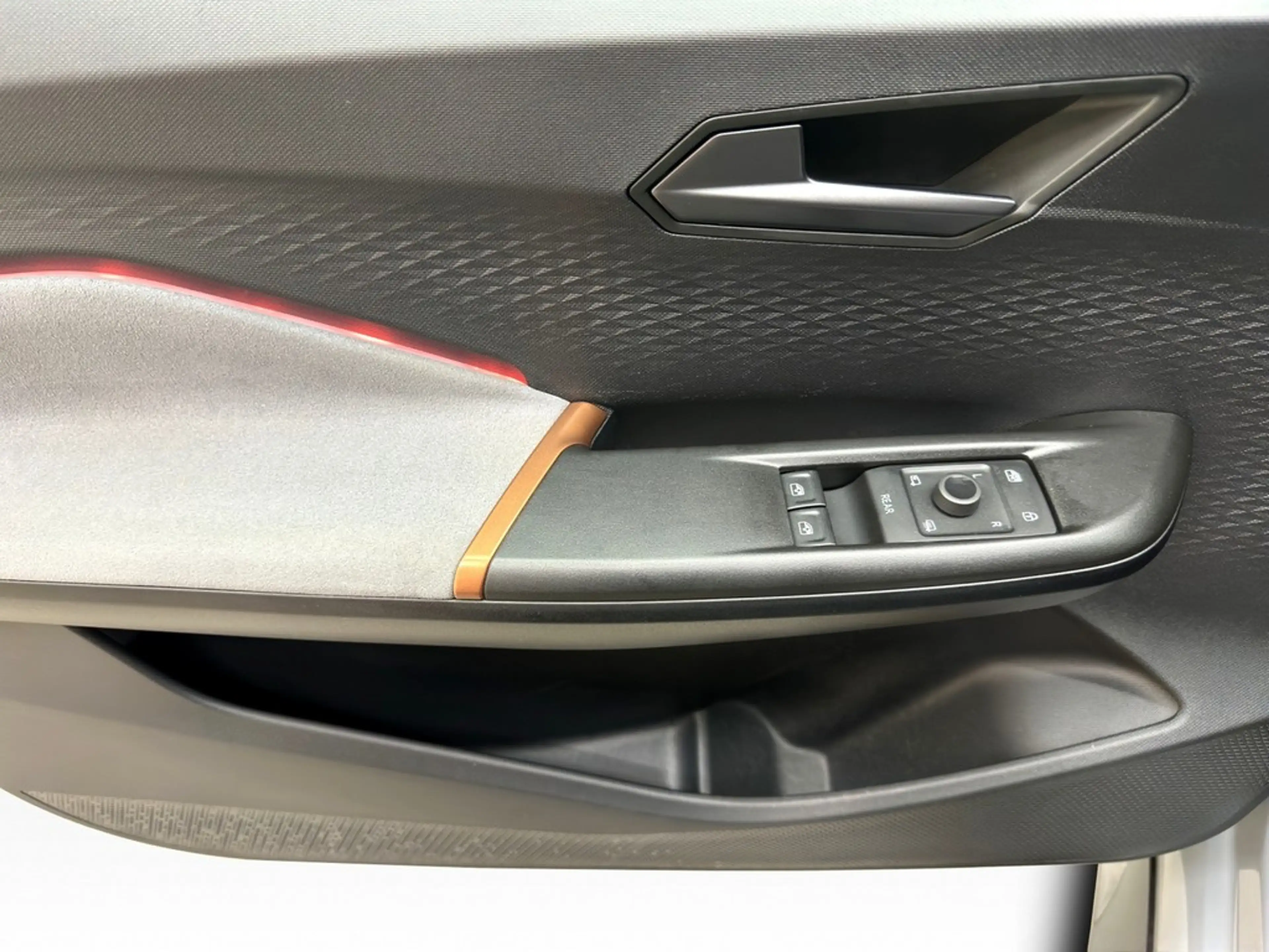 CUPRA Born 58 kwh COPPER LED*WÄRMEPU*NAV*ACC*SHZ*PDC*KAMER... — photo 15