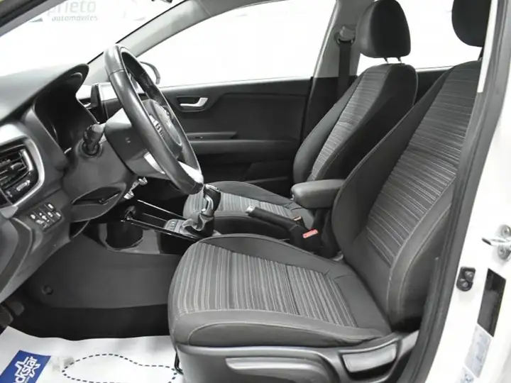 Kia Stonic 2022, foto 9