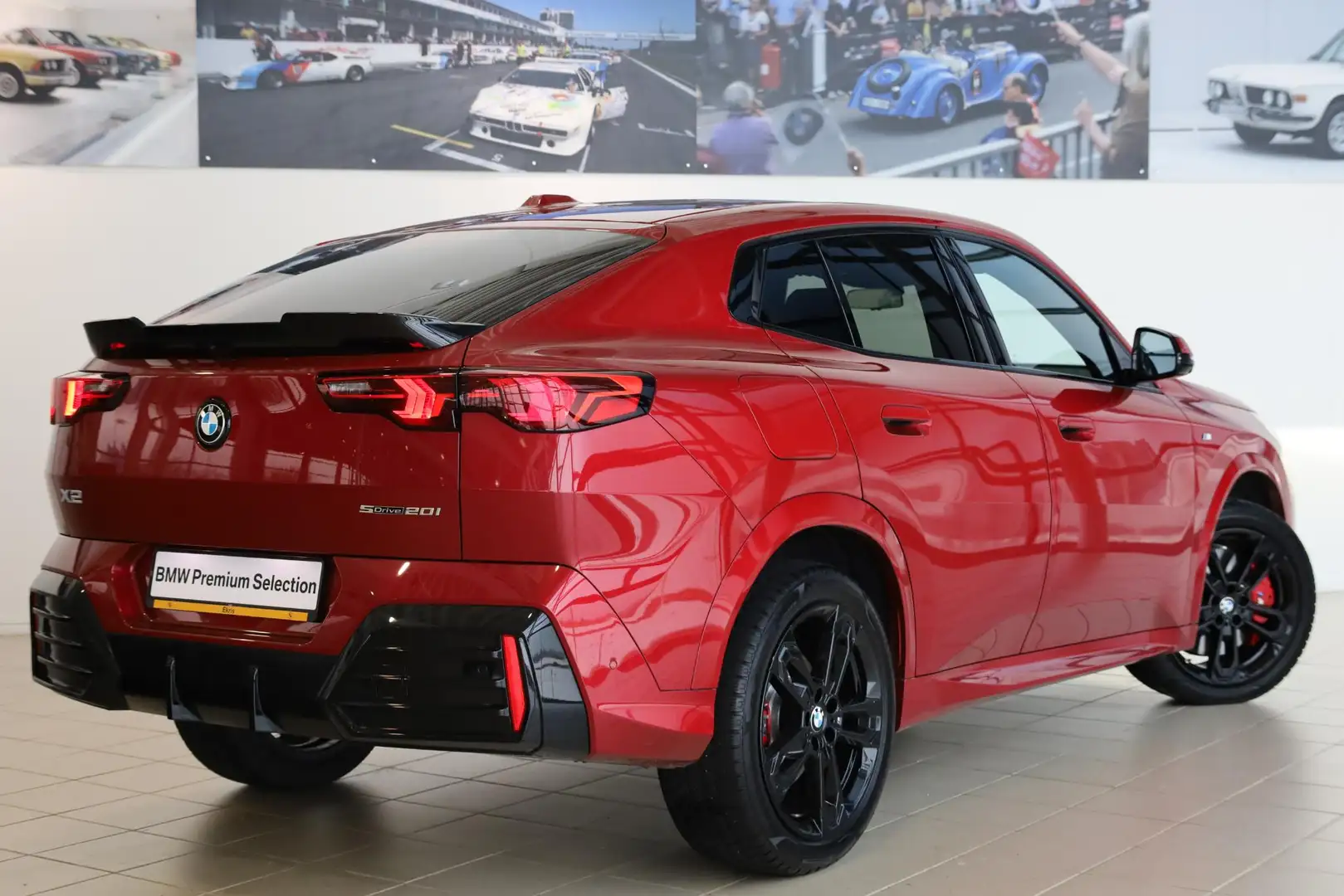 BMW X2 sDrive20i | M Sportpakket Pro  | Driving Assistant Rood - 2