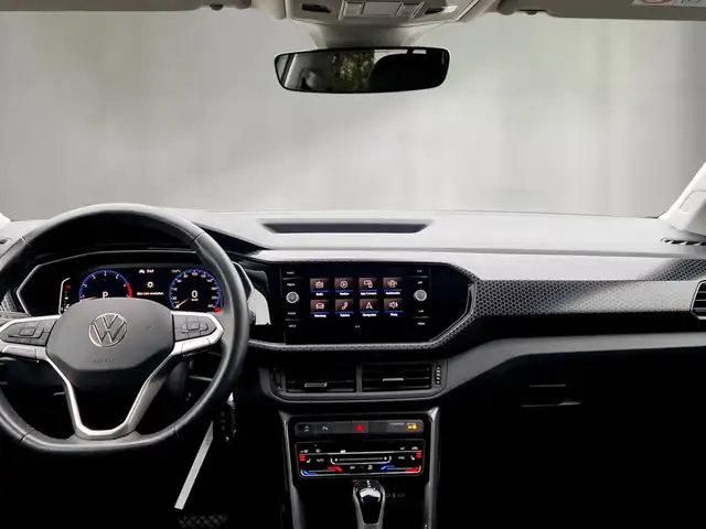 Volkswagen T-Cross view 6