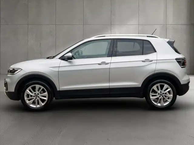 Volkswagen T-Cross view 2