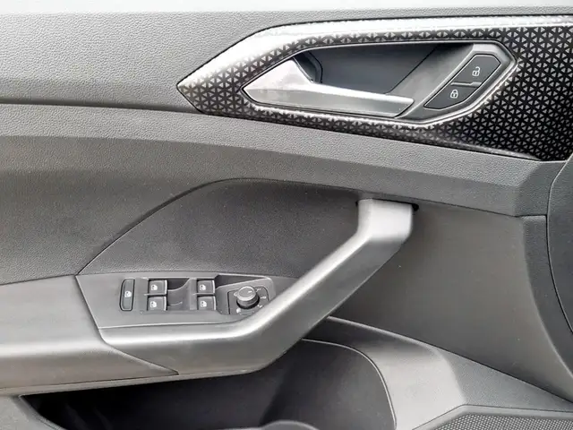 Volkswagen T-Cross view 14
