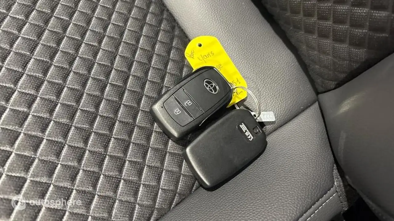 Toyota Yaris Yaris — photo 16