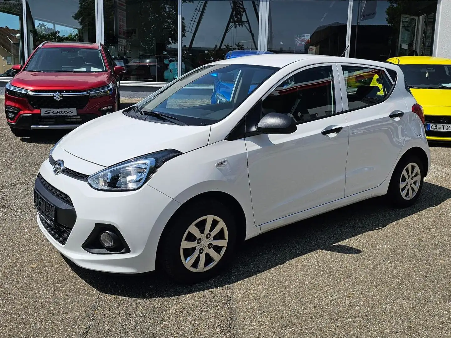 Hyundai i10 1.0 Blanc - 1