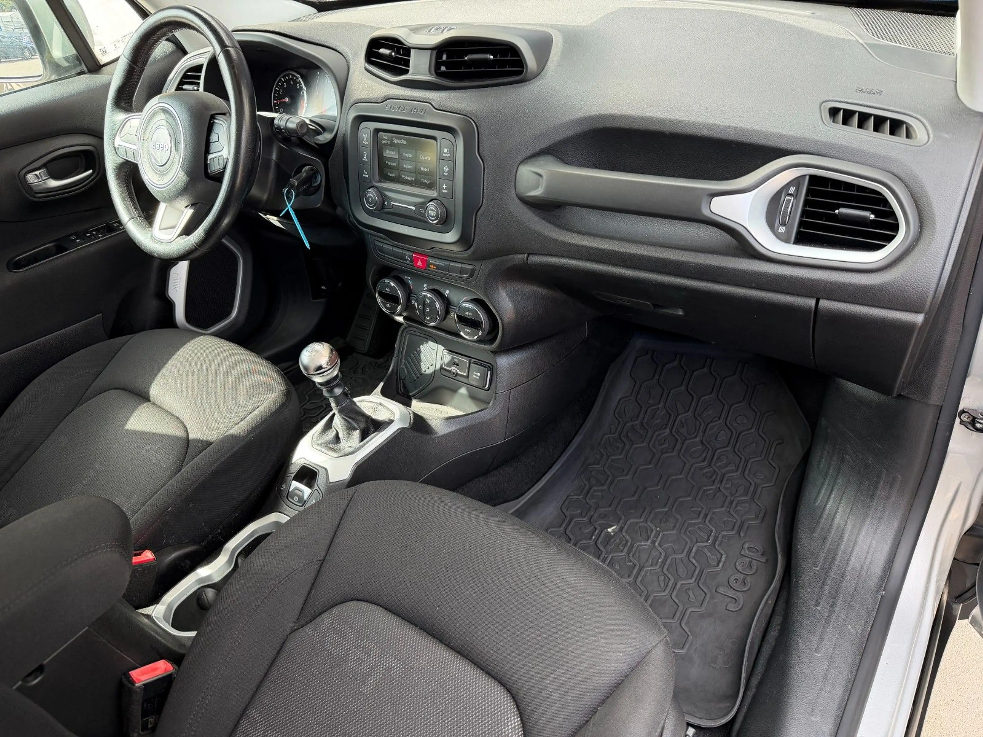 Jeep Renegade Longitude FWD — photo 15