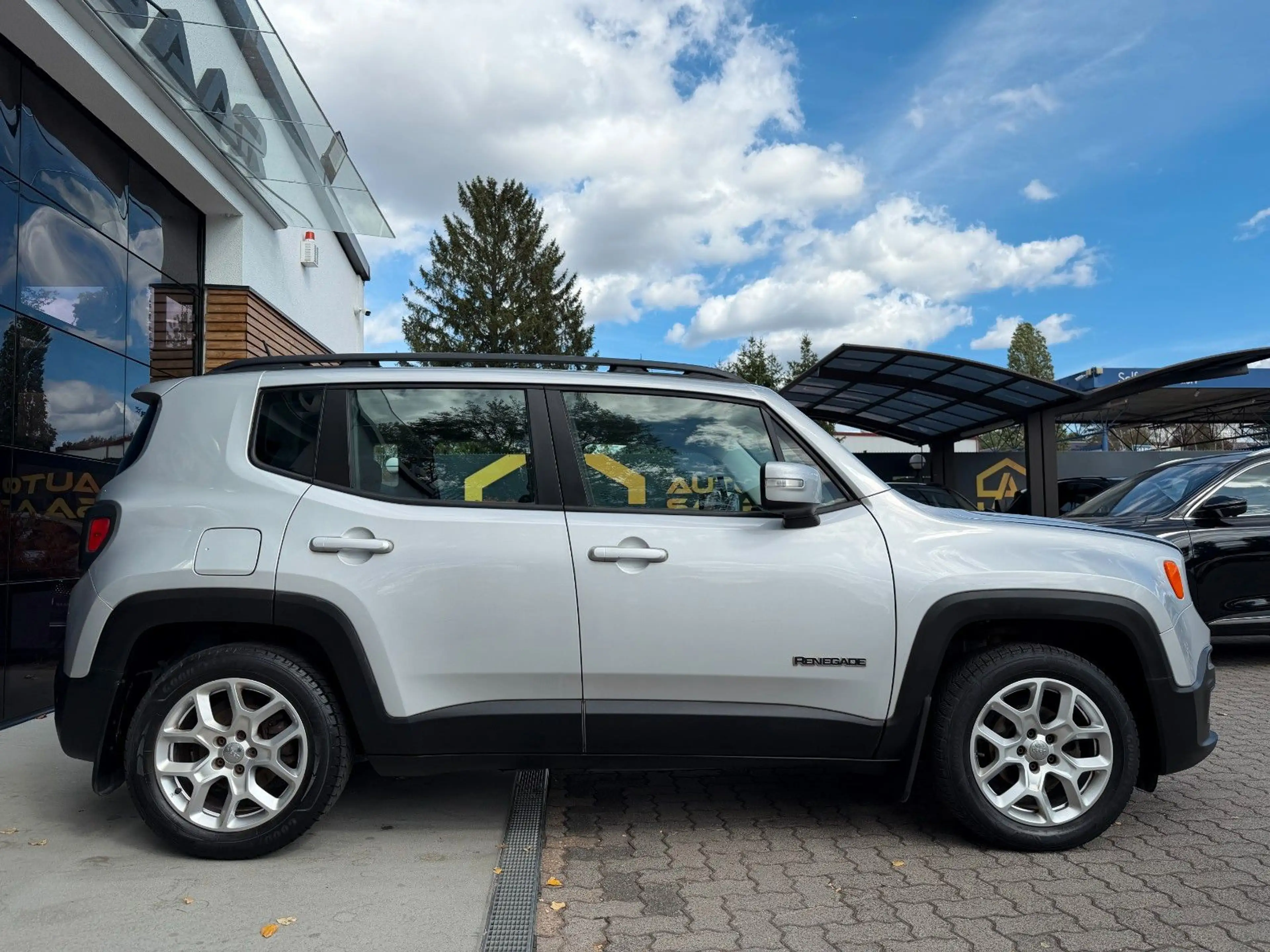 Jeep Renegade Longitude FWD — photo 4