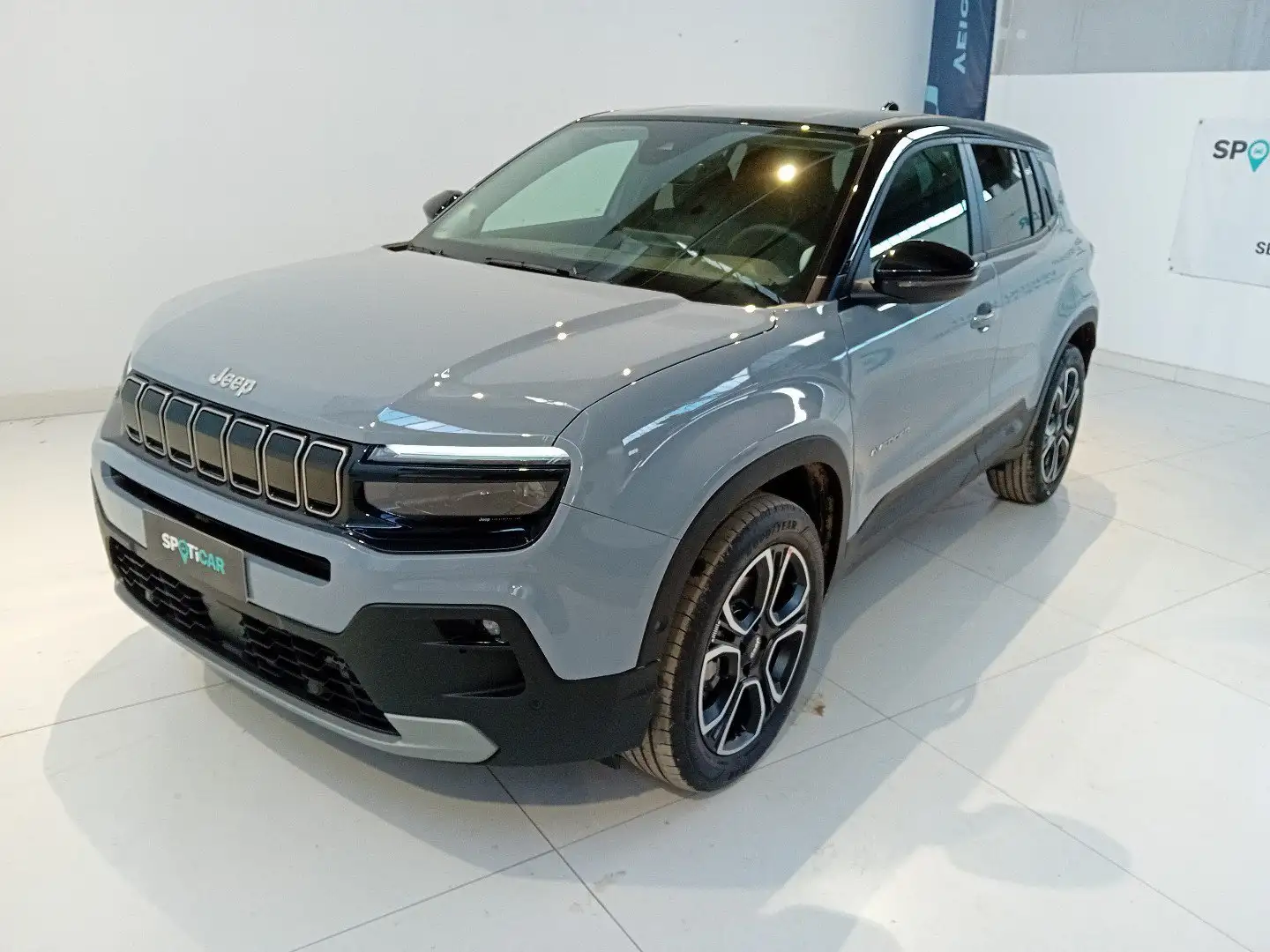 Jeep Avenger Avenger 1.2 Turbo 110 CV MHEV Summit Gris - 1