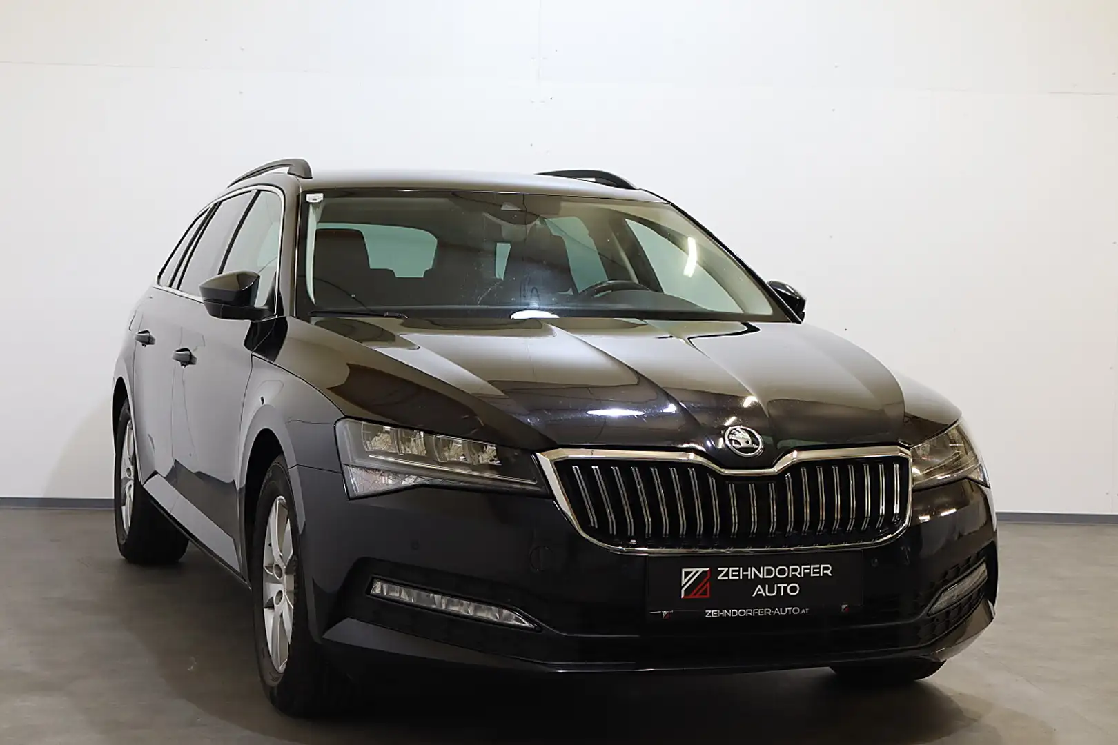 Skoda Superb 2.0 TDI Ambition|LED|RFK|SHZ|NAVI|VIRTUAL Schwarz - 1