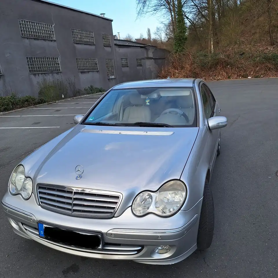 Mercedes-Benz C 240