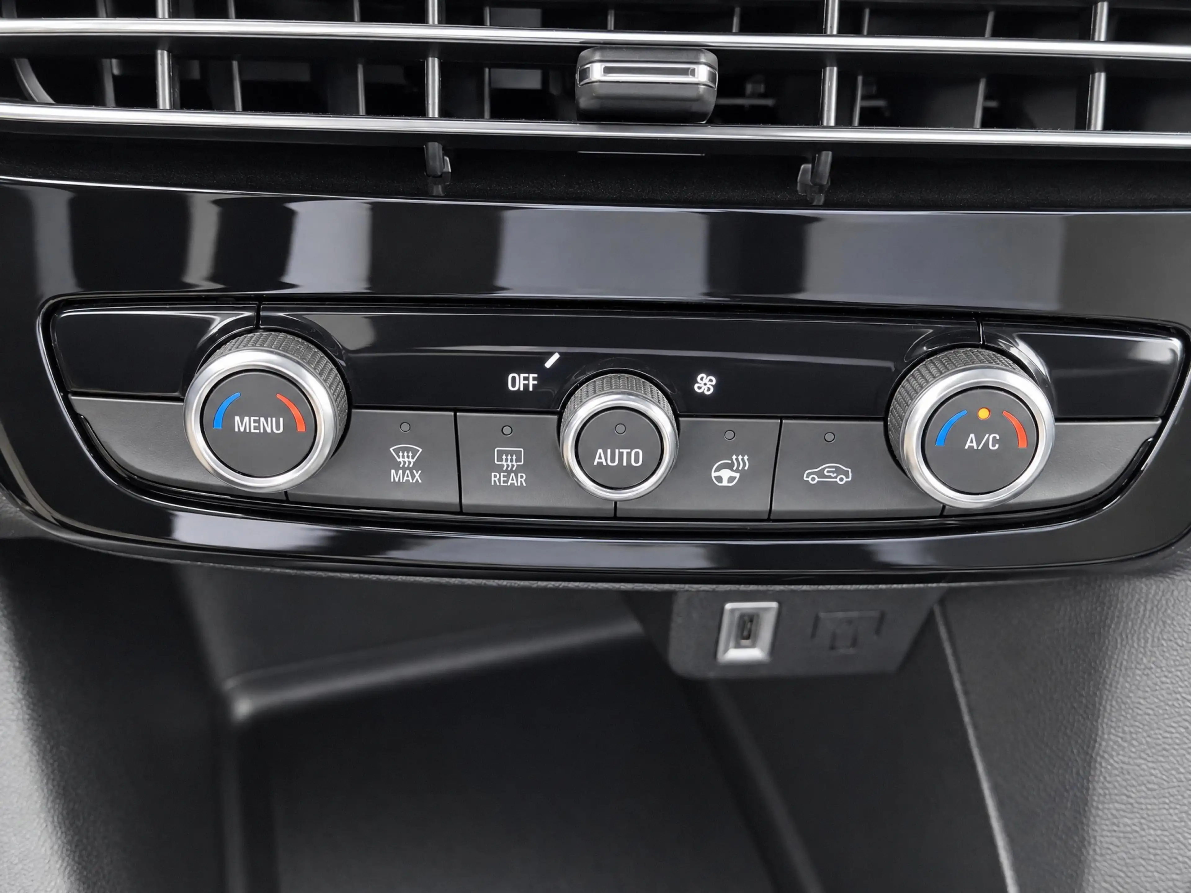 Opel Mokka 1.2 Turbo 136PK Hybrid GS Camera | Apple Carplay | — photo 12