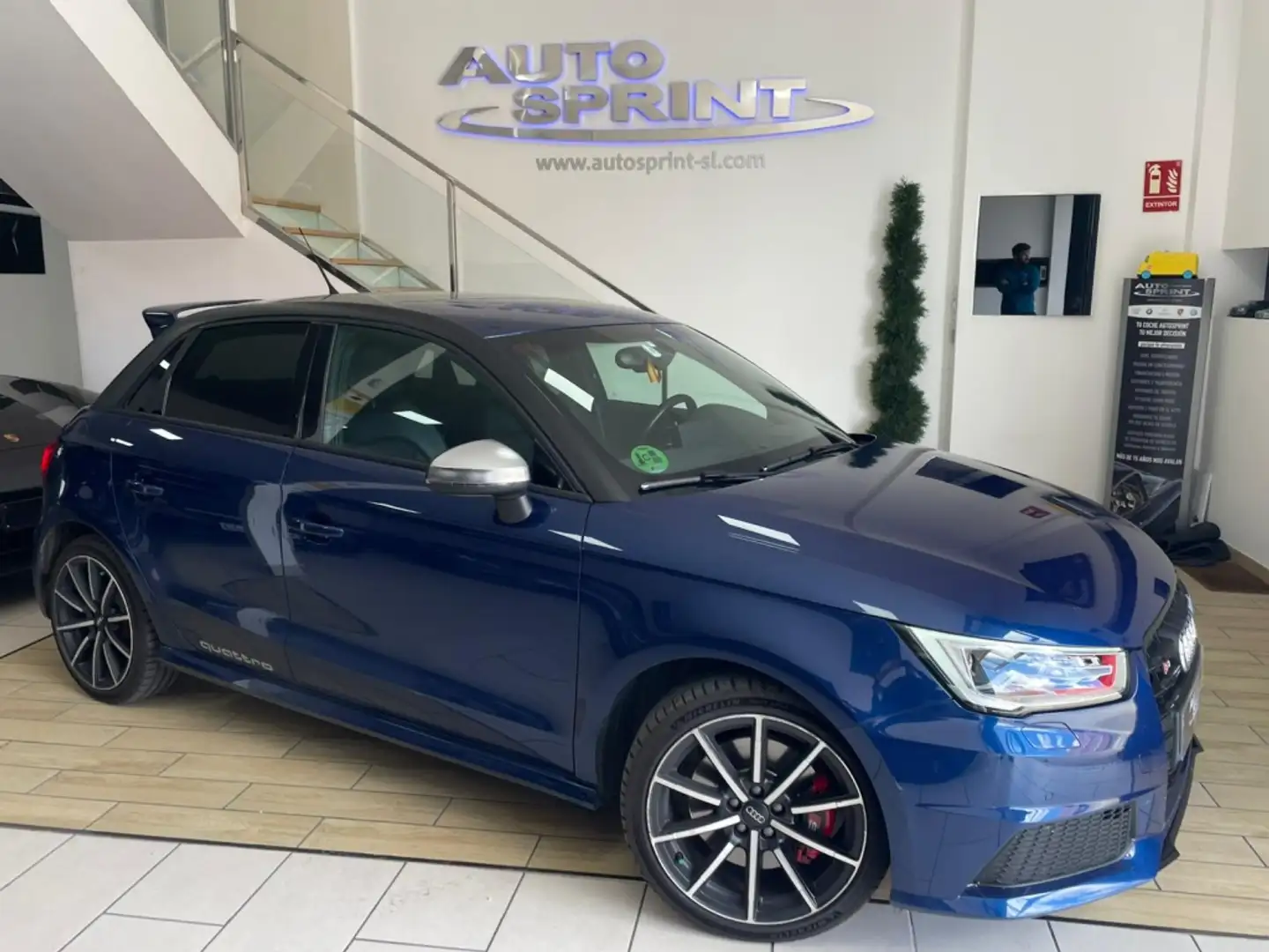 Audi S1 Sportback 2.0 TFSI quattro Blau - 2