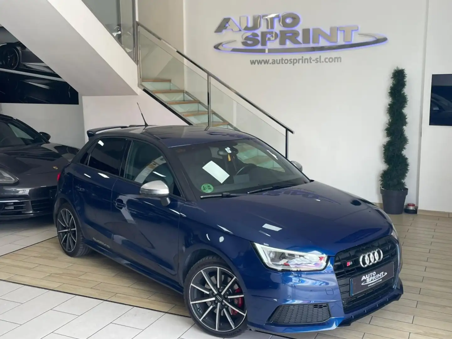 Audi S1 Sportback 2.0 TFSI quattro Blau - 1