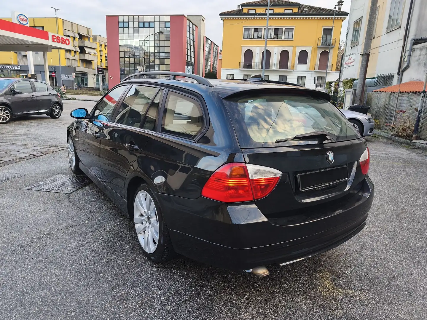 BMW 318 318d Touring - 2