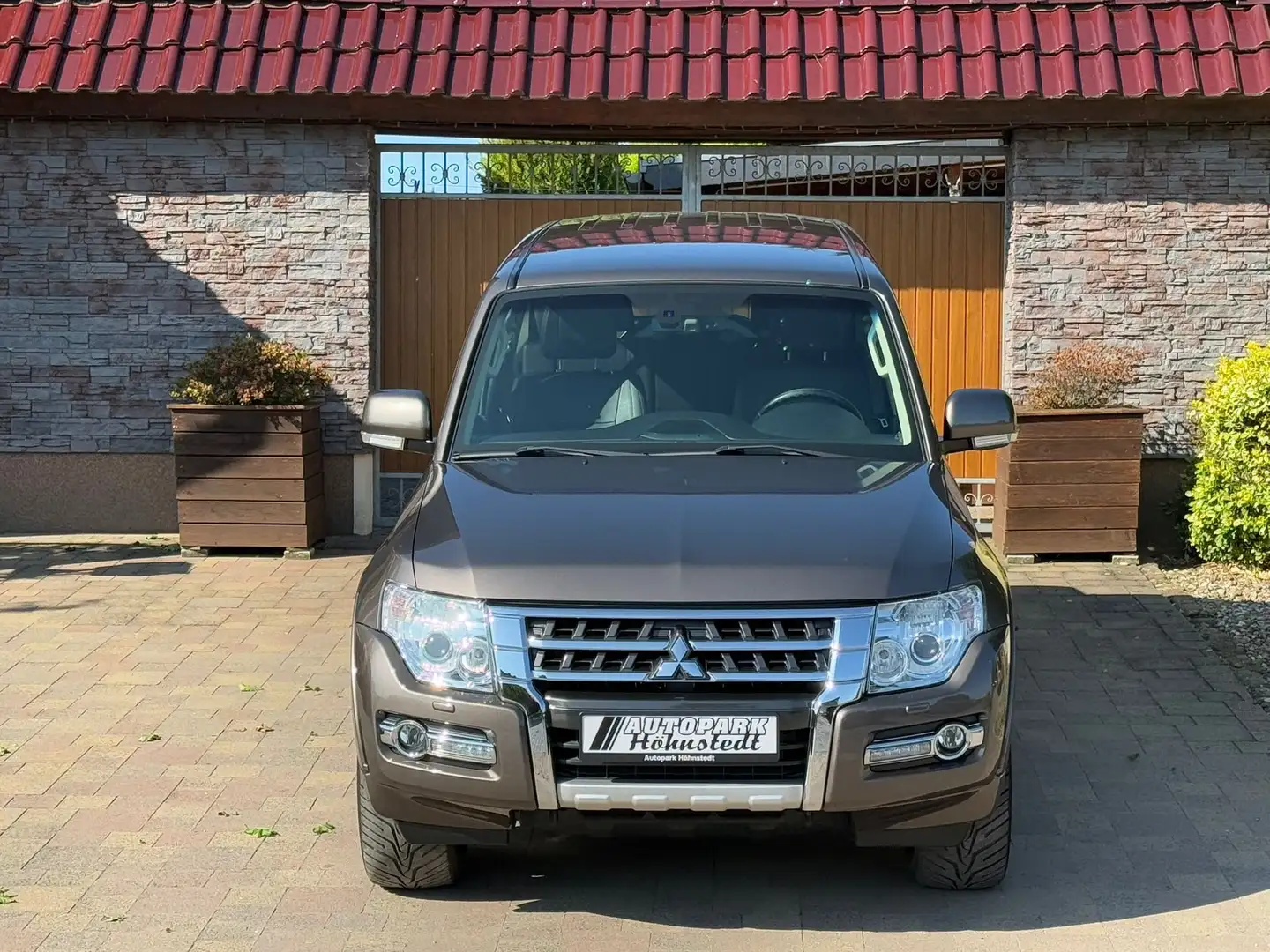Mitsubishi Pajero 3.2 DI-D Diamant Edition (5-trg.) Braun - 2
