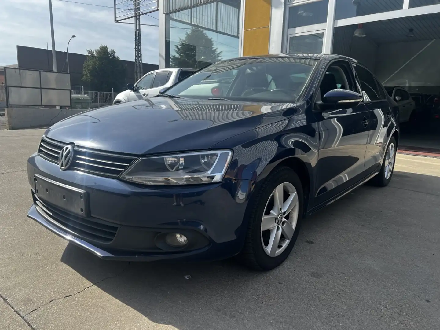 Volkswagen Jetta 2.0TDI Advance Blauw - 2