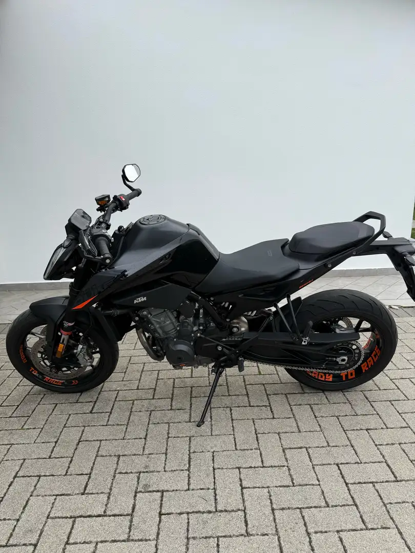 KTM 890 Duke R Schwarz - 2
