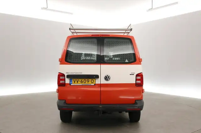 Volkswagen Transporter view 22