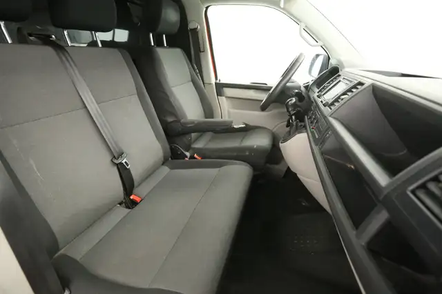 Volkswagen Transporter view 10