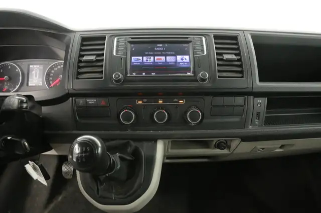 Volkswagen Transporter view 11