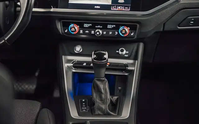 Audi Q3 view 24