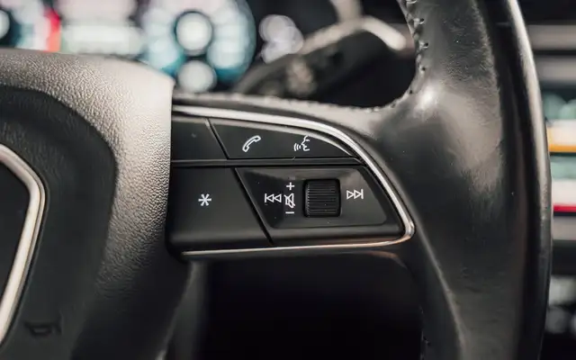 Audi Q3 view 15