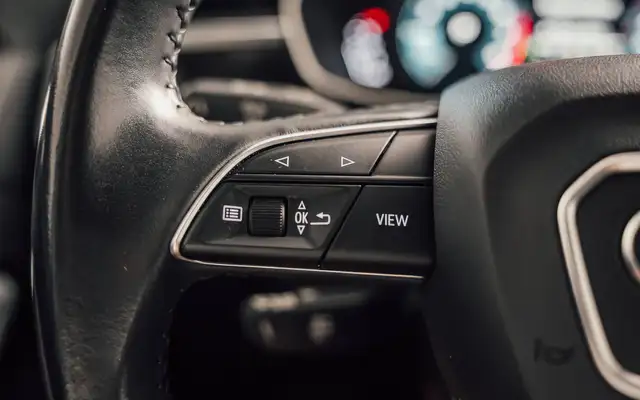 Audi Q3 view 14