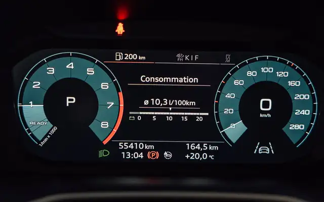 Audi Q3 view 16