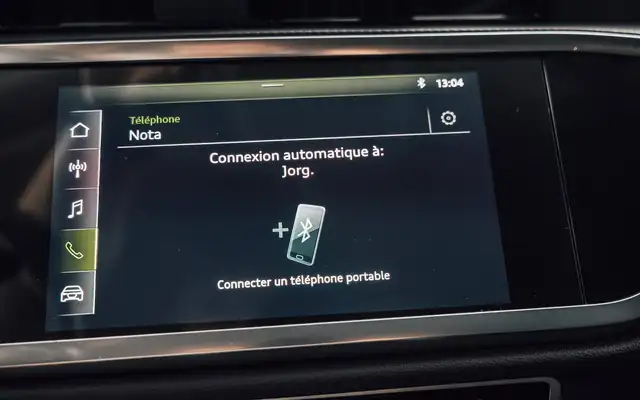 Audi Q3 view 18
