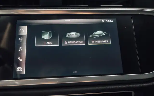 Audi Q3 view 21