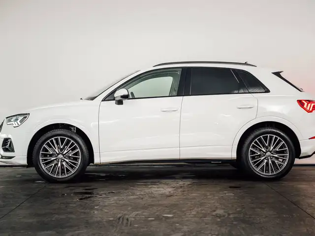 Audi Q3 view 2