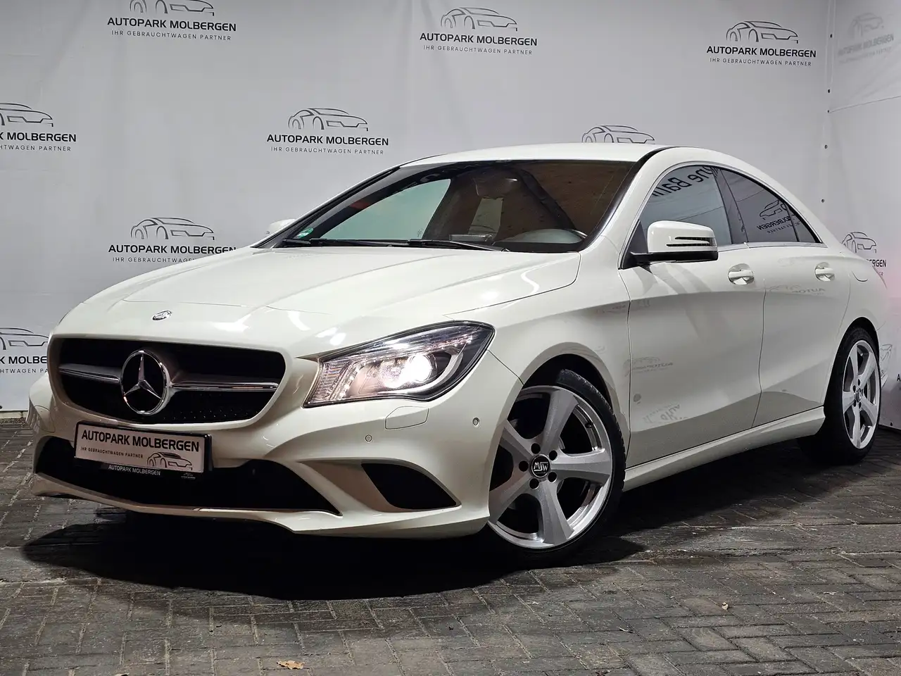 Mercedes-Benz CLA 180