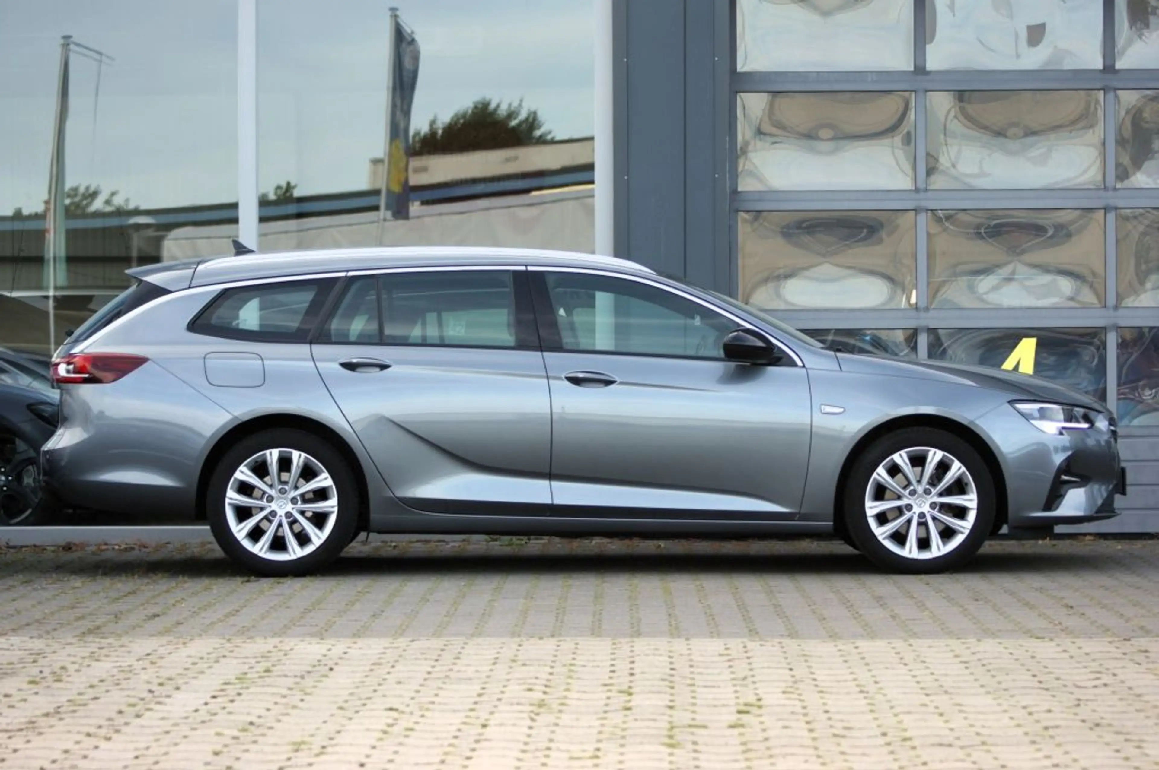 Opel Insignia Sports Tourer 1.5 Diesel Business Elegance — photo 8