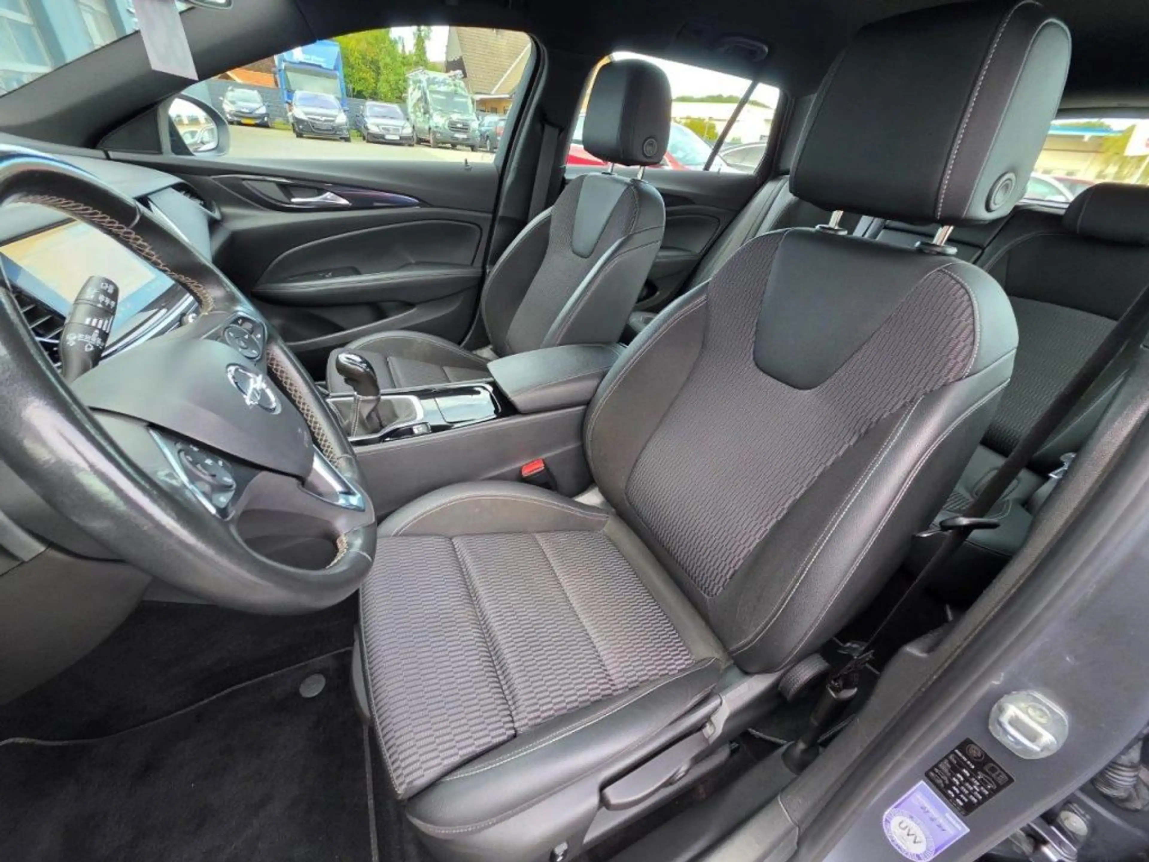Opel Insignia Sports Tourer 1.5 Diesel Business Elegance — photo 15
