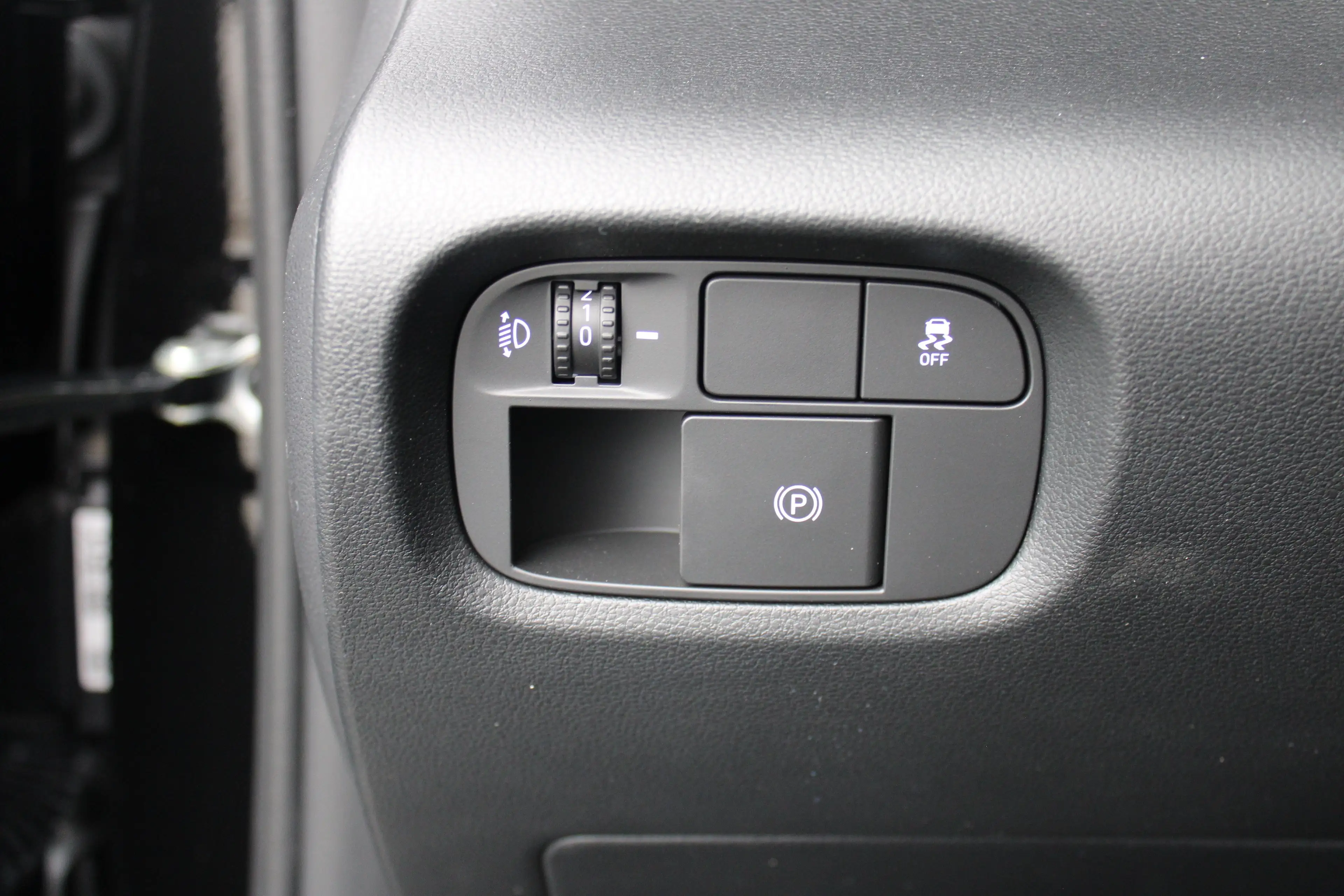 Hyundai Inster Pulse | 17 INCH | Gewrapt | Navigatie | Verschuifb — photo 9