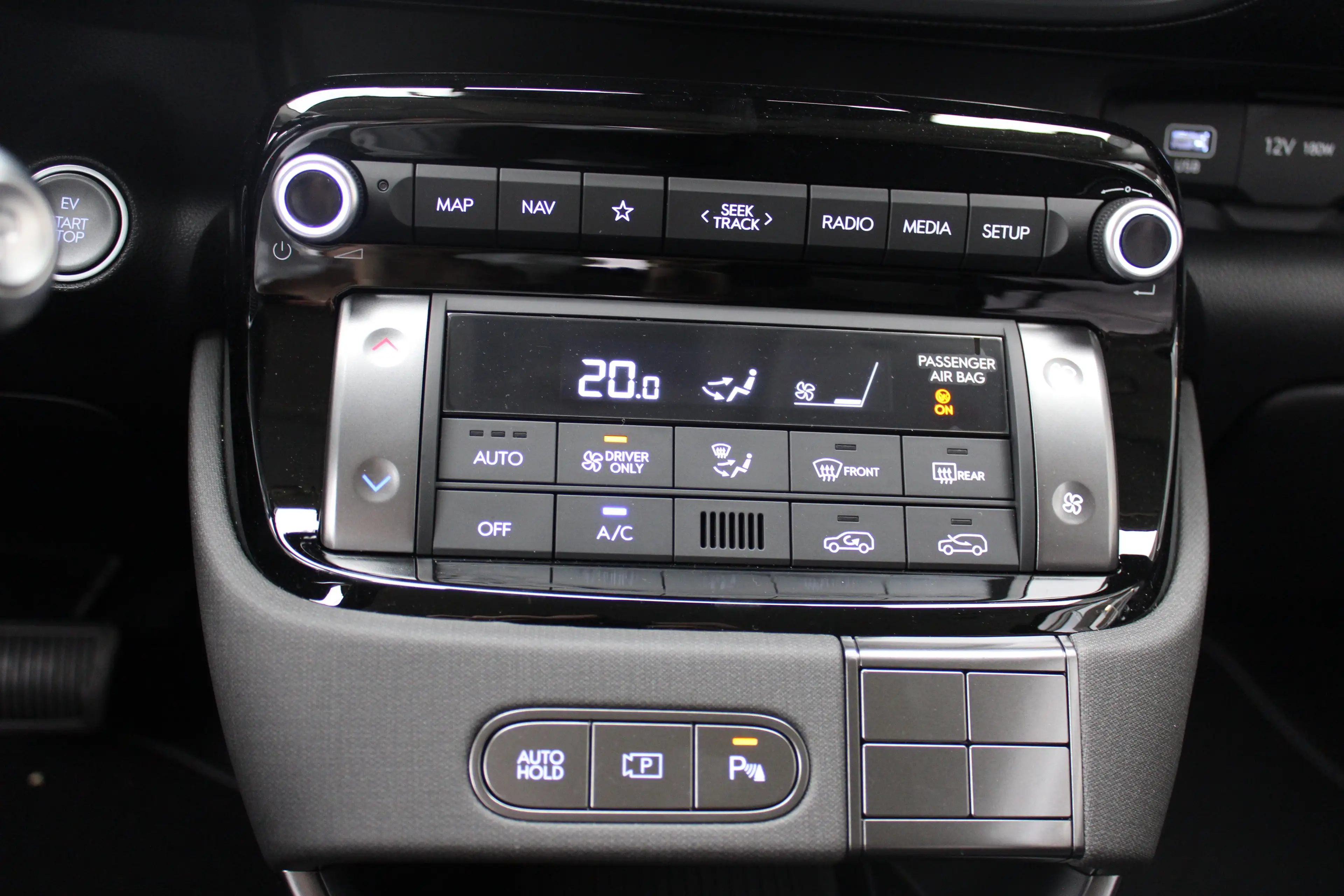 Hyundai Inster Pulse | 17 INCH | Gewrapt | Navigatie | Verschuifb — photo 21