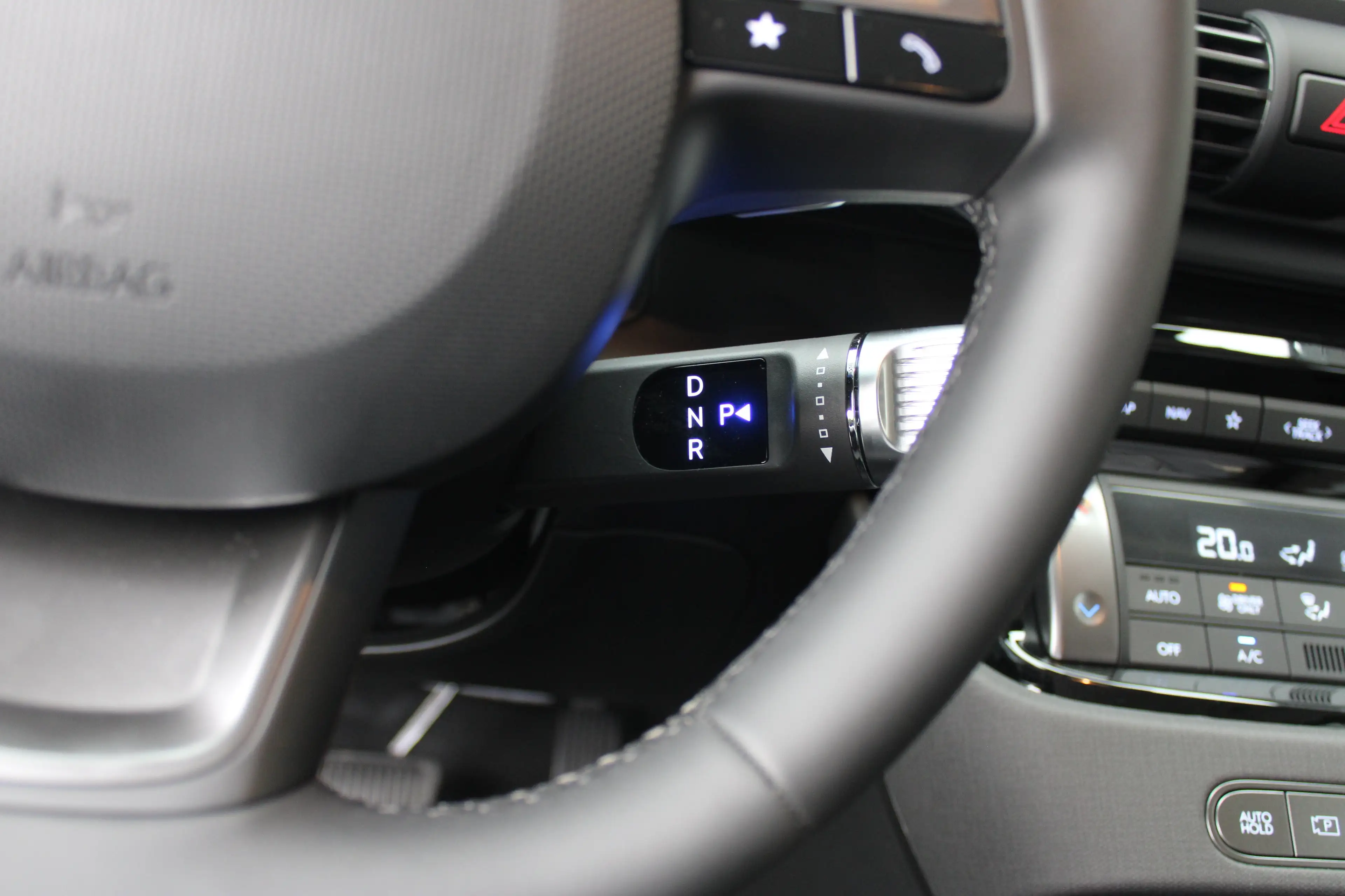 Hyundai Inster Pulse | 17 INCH | Gewrapt | Navigatie | Verschuifb — photo 18