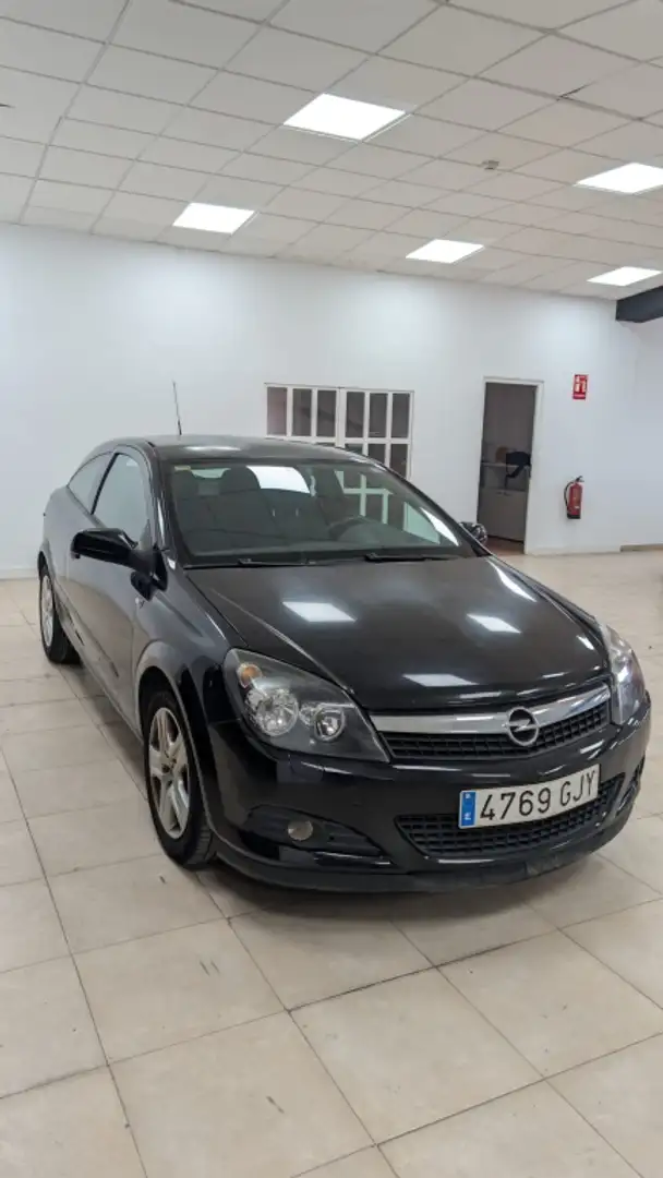 Opel Astra GTC 1.9CDTi Cosmo Negro - 2